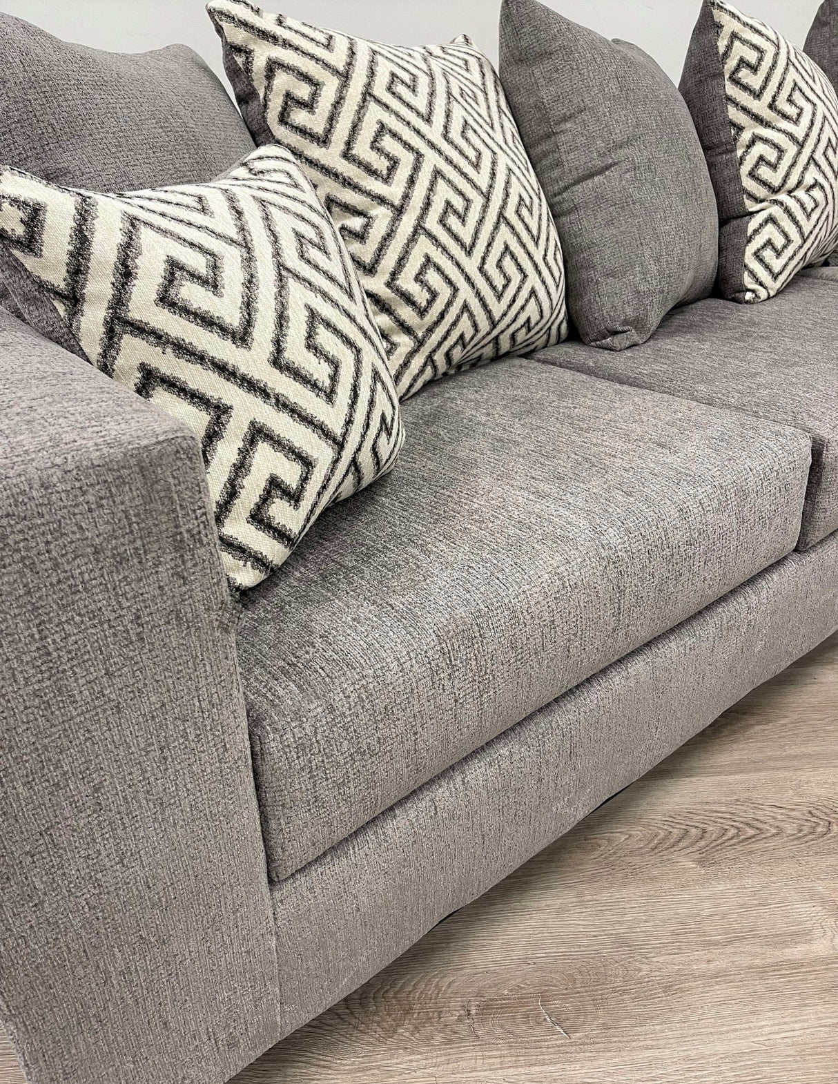Nyere Smoke Sectional