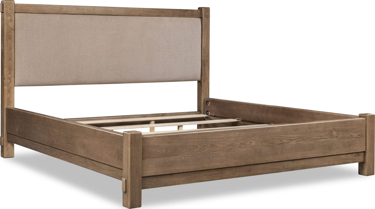 Roycroft Butternut/Harvest Wood Queen Bed