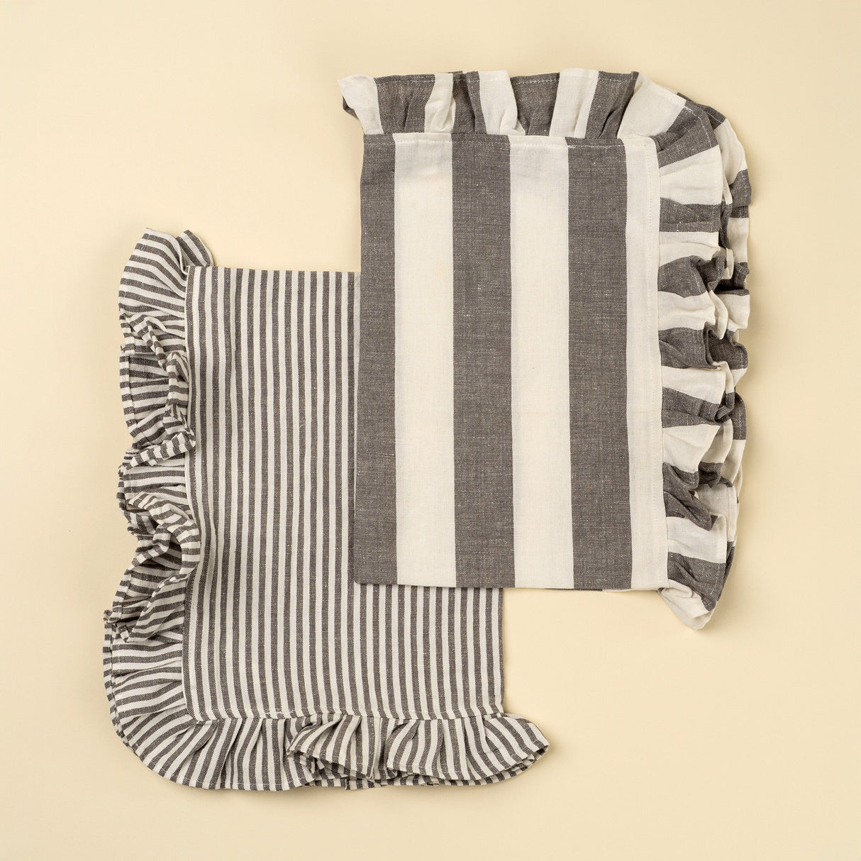 Ruffle Stripe Tea Towels S/2, Grey, Set of 2 by Mercana at Eve Furniture