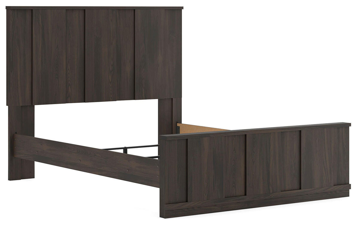 Shaehartin Dark Brown Queen Panel Bed