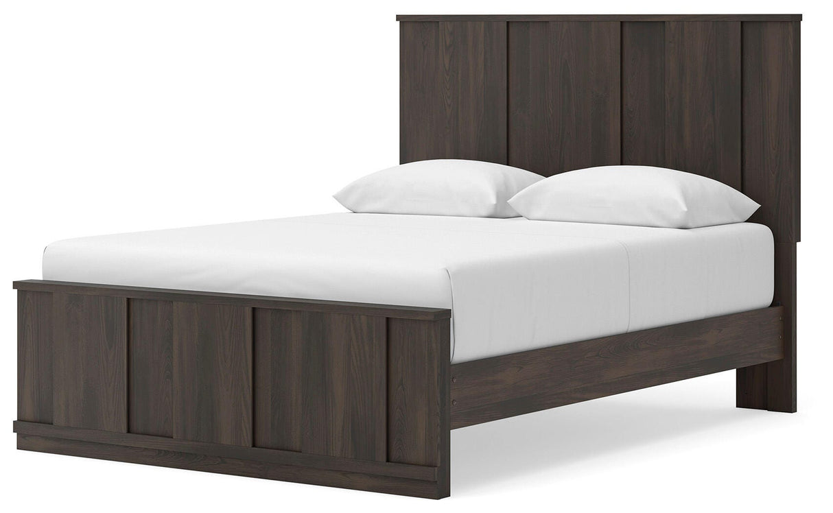 Shaehartin Dark Brown Queen Panel Platform Bed