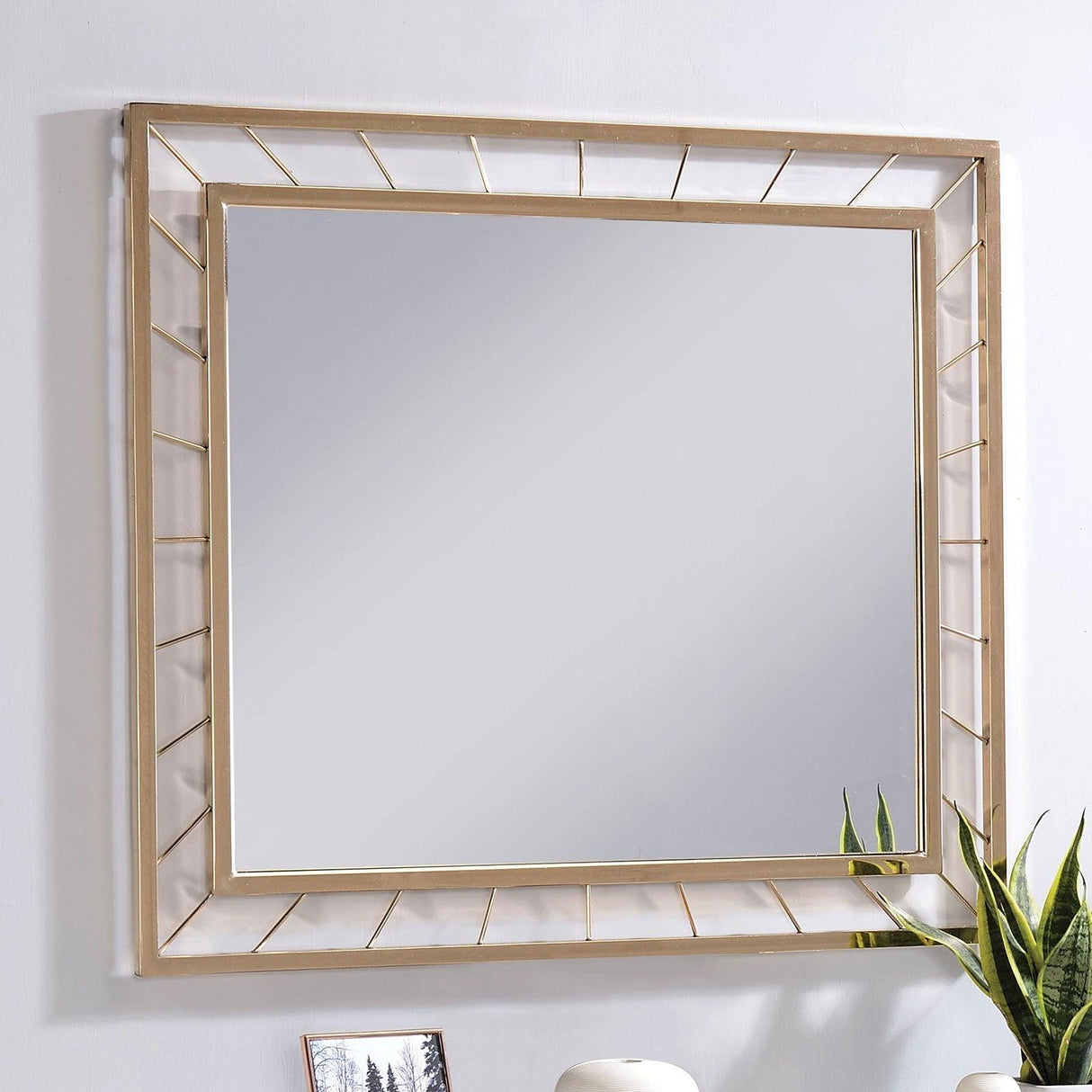 Sherbrooke Gold Mirror by Furniture of America at Eve Furniture
