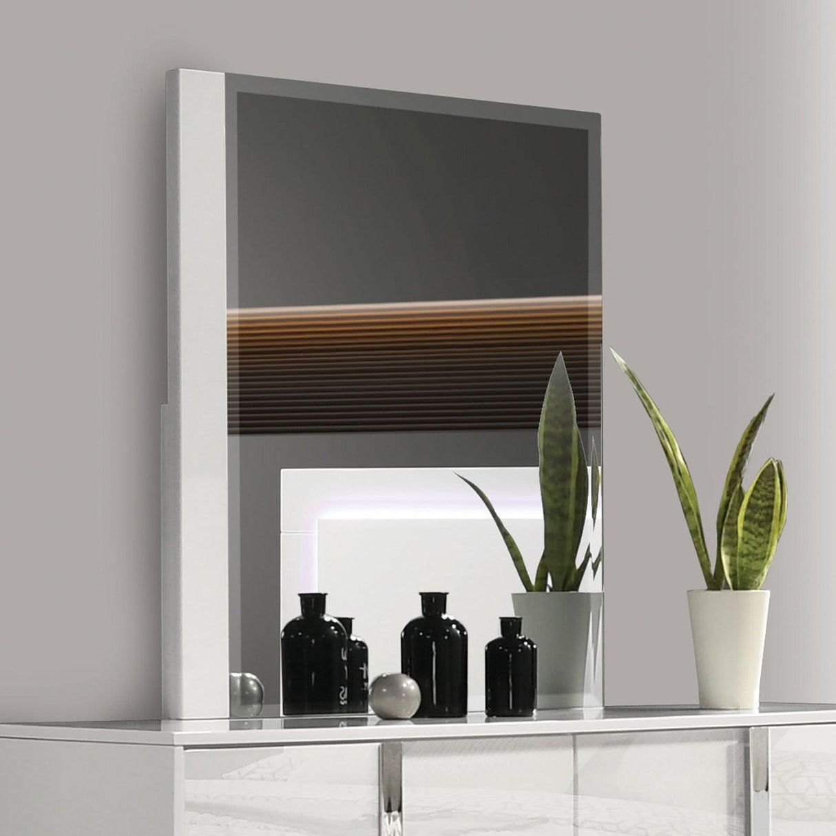 Sinistra White Mirror by Furniture of America at Eve Furniture