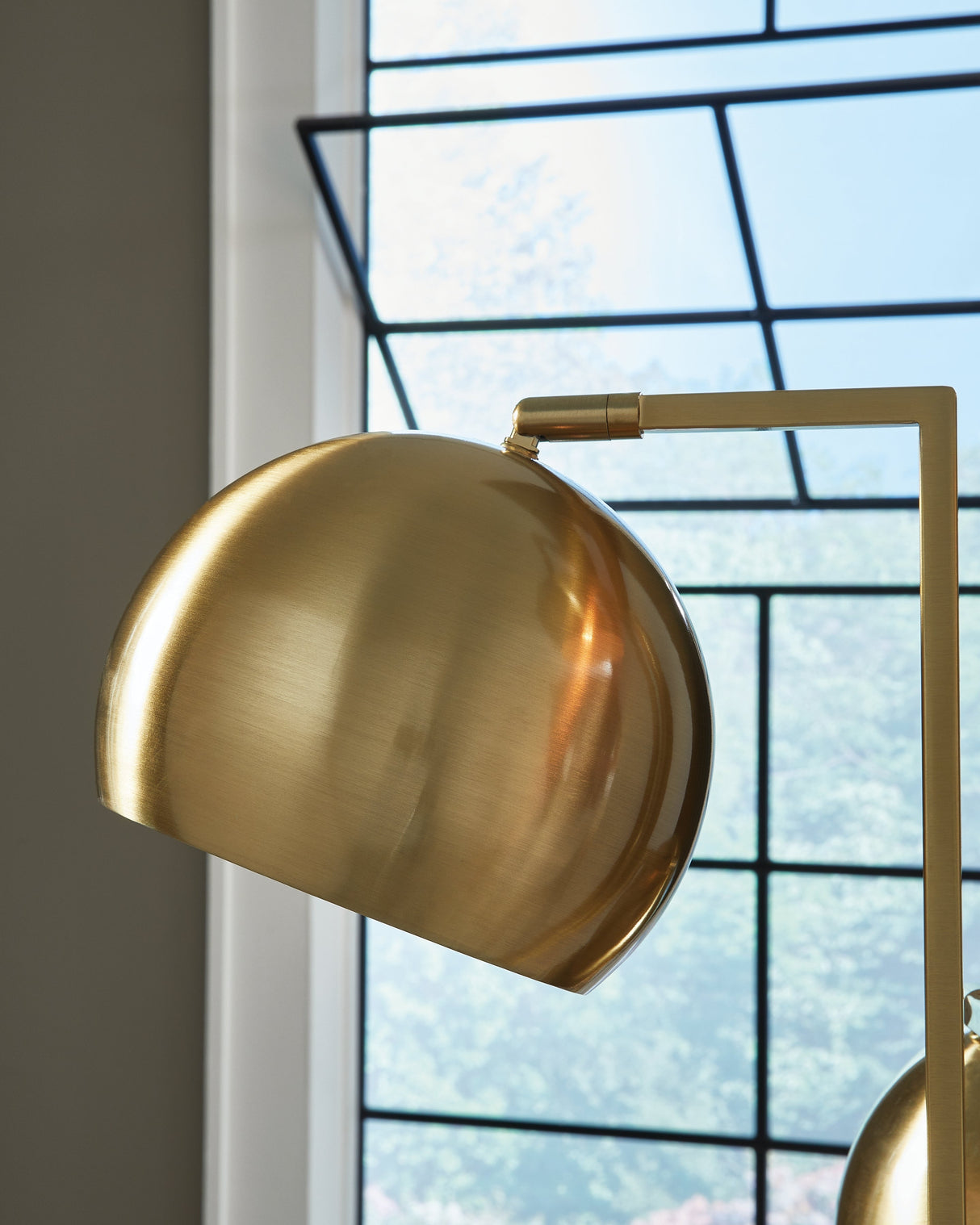 Sorcha Gold Finish/Black Floor Lamp by ASHLEY FURNITURE at Eve Furniture