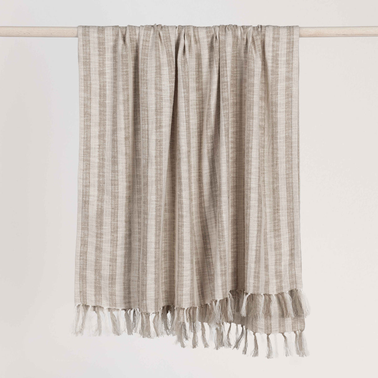 TC Linna Ivory/Natural Throw 50x70 by Classic Home at Eve Furniture