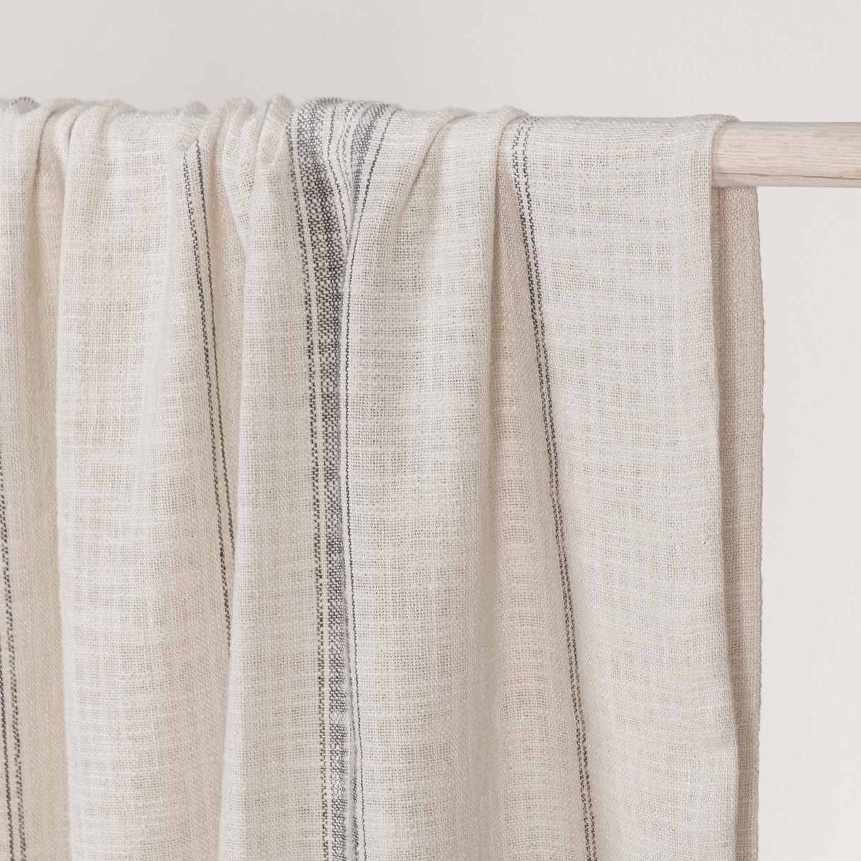 TC Ria Ivory/Gray Throw 50X70 by Classic Home at Eve Furniture