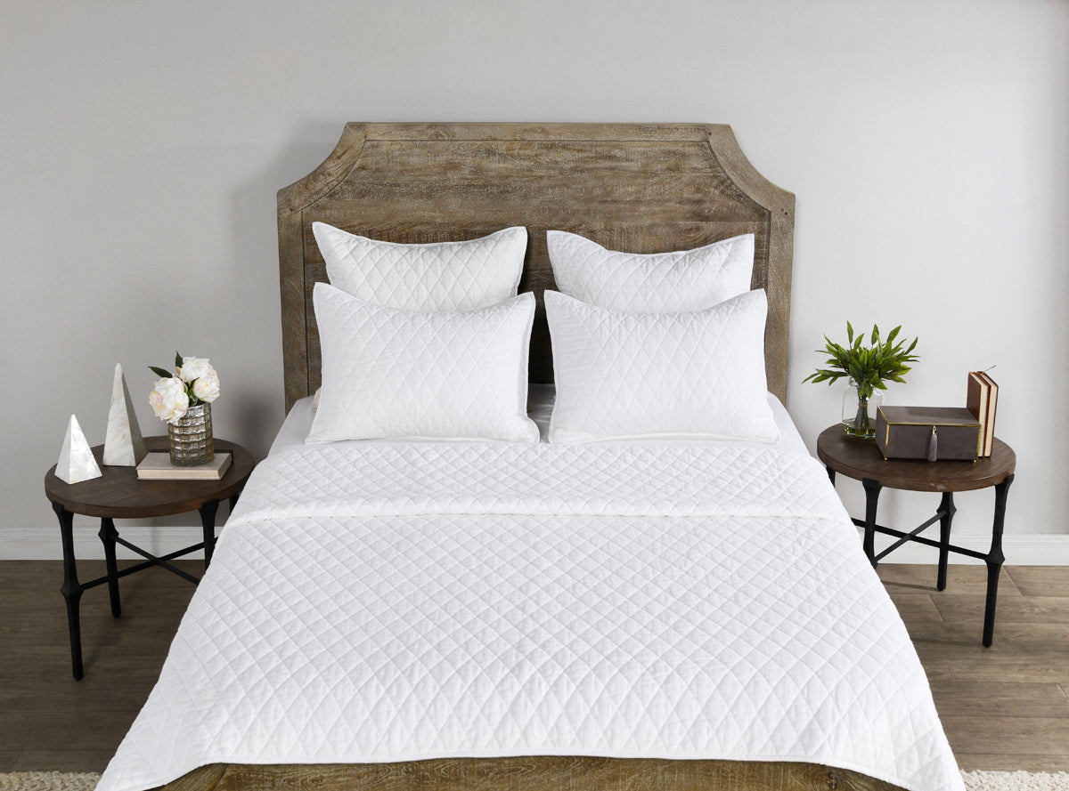 Vintage Lana White Quilt Collection by Classic Home at Eve Furniture