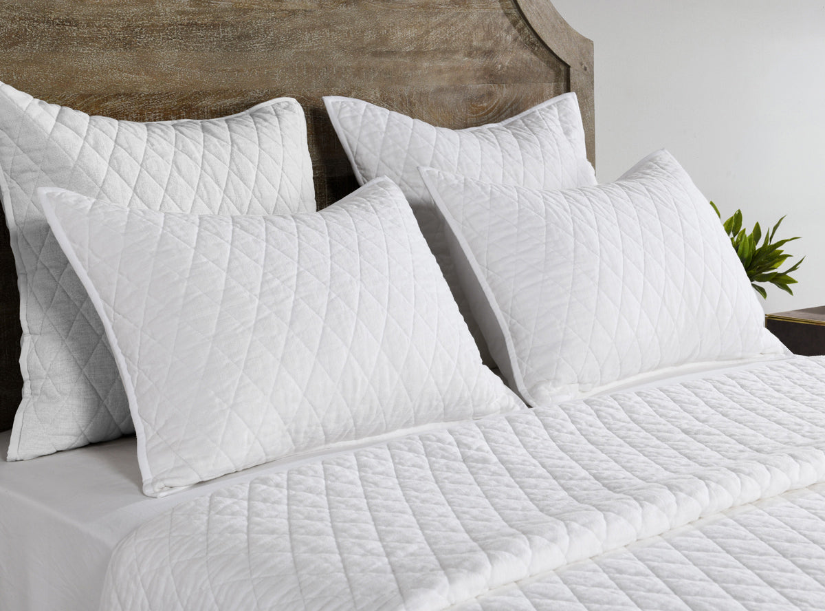 Vintage Lana White Quilt Collection by Classic Home at Eve Furniture