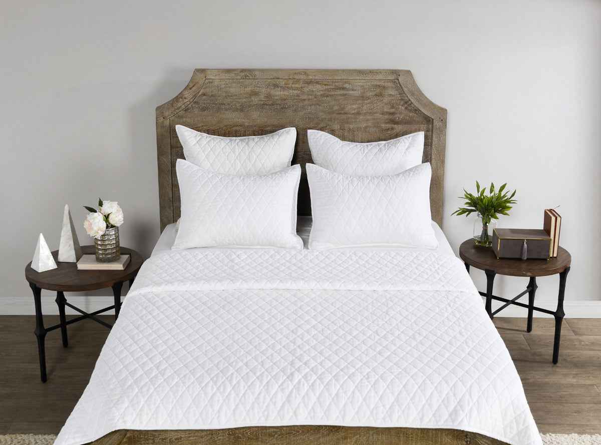 Vintage Lana White Quilt Collection by Classic Home at Eve Furniture