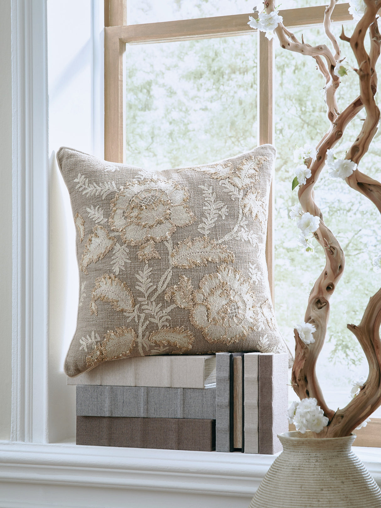 Viveka Brown/Beige Pillow (Set of 4) by Ashley at Eve Furniture