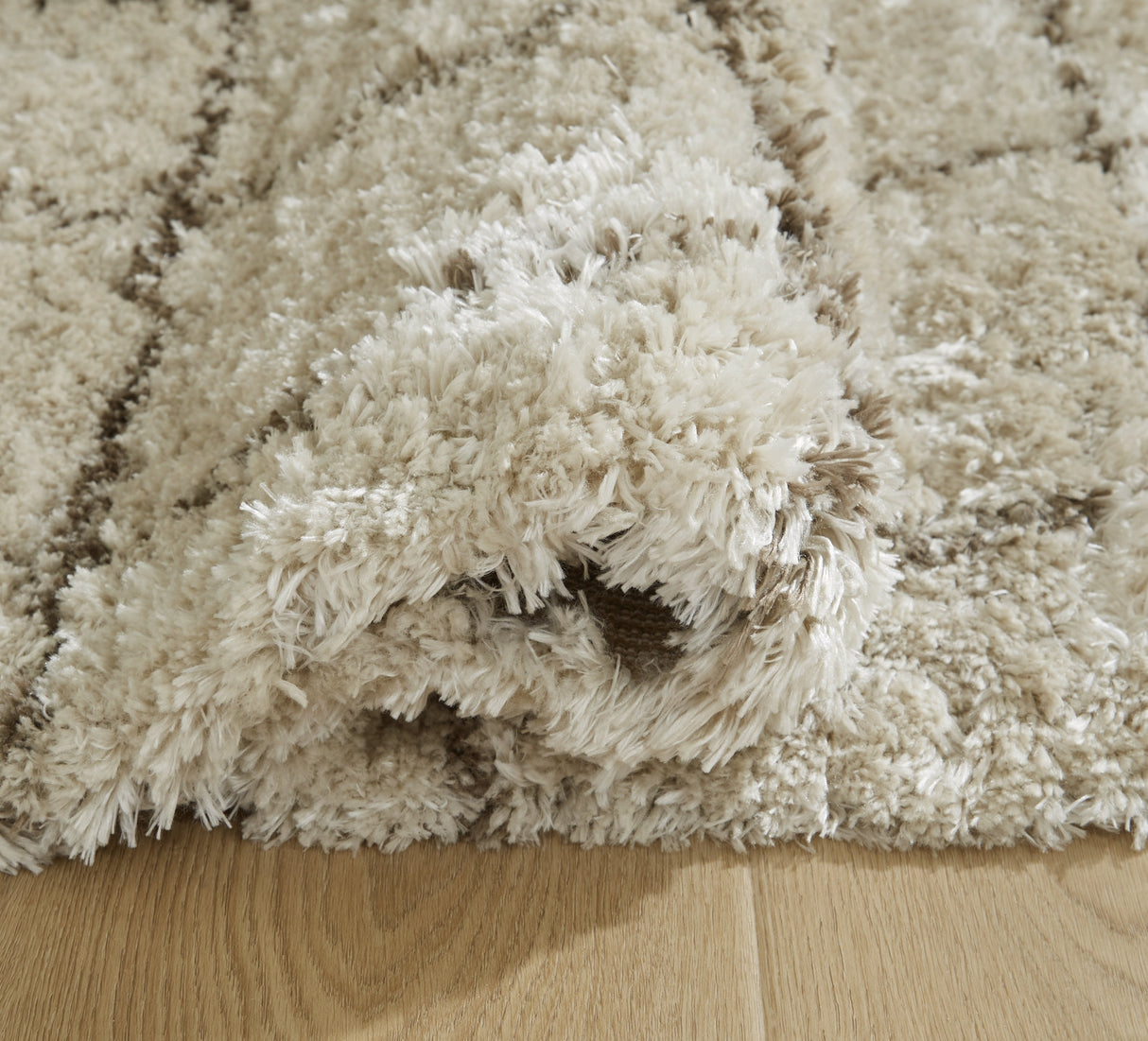 Wrenlow Cream/Brown Large Rug by Ashley at Eve Furniture