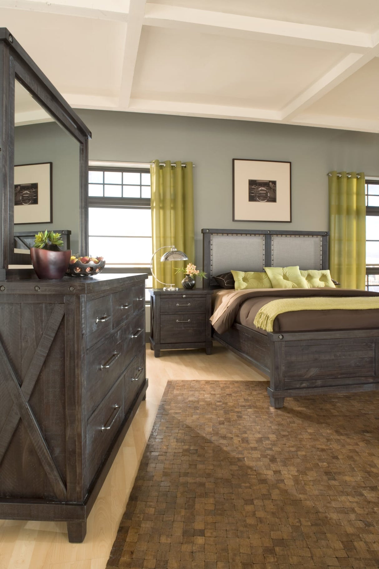 Yosemite Cafe King Upholstered Footboard Storage Bed